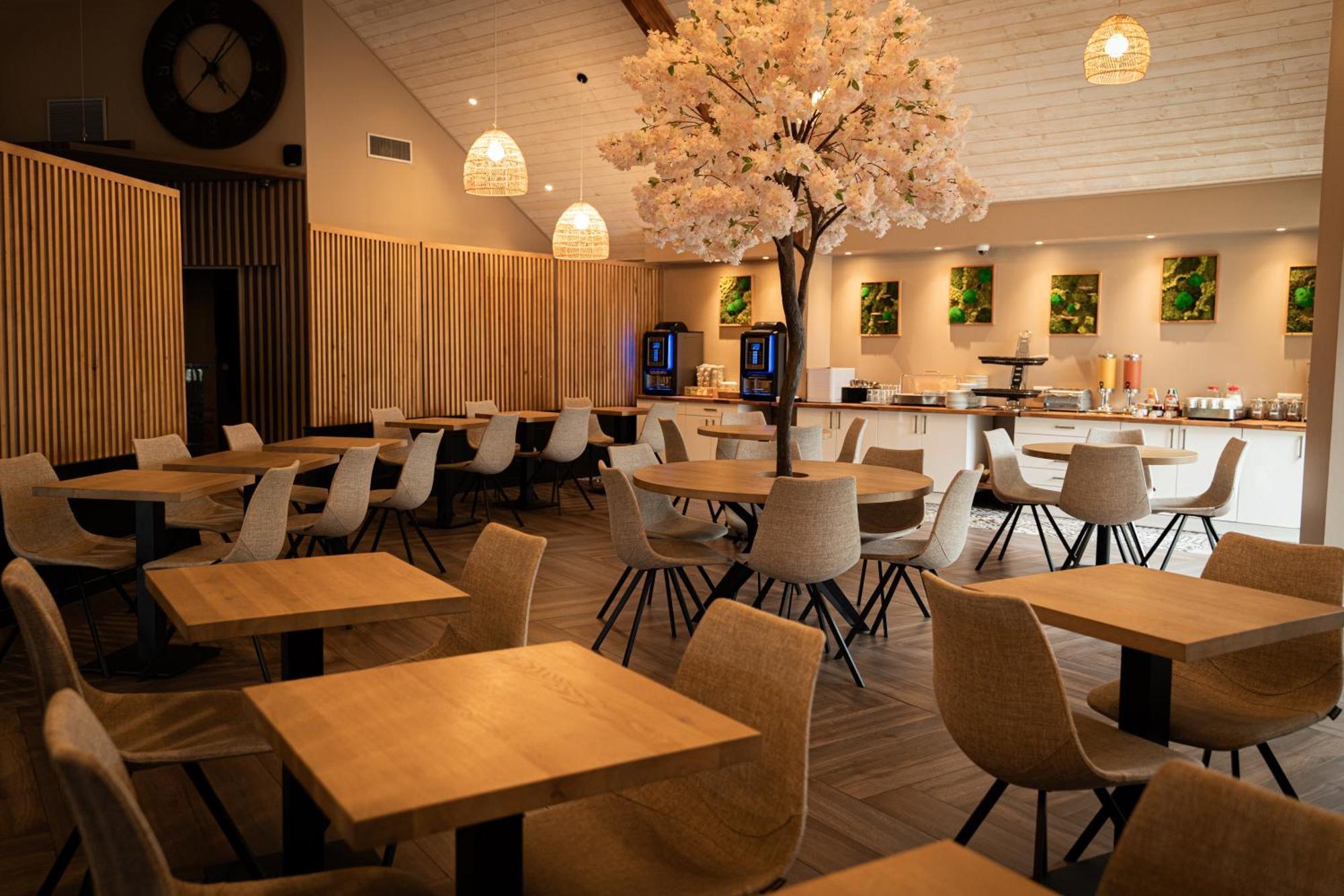 Logis Clermotel Agnetz Buitenkant foto